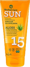 Düfte, Parfümerie und Kosmetik Wasserfeste Sonnenschutzemulsion mit Aloe Vera SPF 15 - Farmona Herbal Care Sun SPF 15