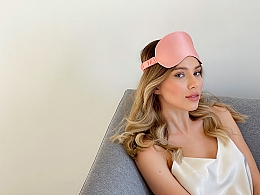 Schlafset Pfirsich in einer Geschenkbox - MAKEUP Gift Set Pink Sleep Mask, Scrunchie, Ear Plugs — Bild N5