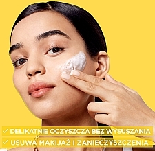 Aufhellendes Gesichtswaschmittel - Garnier Naturals Brightening Cream Cleanser Vitamin C — Bild N3