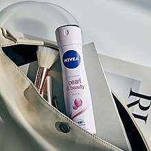 Deospray Antitranspirant - NIVEA Pearl & Beauty Deodorant Spray — Bild N3