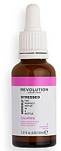 Düfte, Parfümerie und Kosmetik Beruhigendes Gesichtsserum mit weißem und grünem Tee gegen Rötungen - Revolution Skincare Stressed Mood Soothing Serum