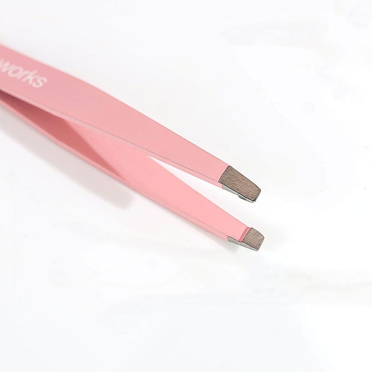 Abgeschrägte Pinzette rosa - Brushworks Precision Slanted Tweezers — Bild N4