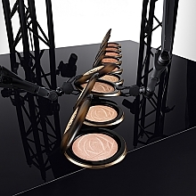 Mattierender Gesichtsbronzer - Lancome Teint Idole Ultra Wear C.E. Skin Transforming Bronzer — Bild N3