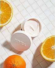 Anti-Falten Gesichtscreme Q10 plus C für strahlende und frische Haut mit LSF 15 - NIVEA Q10 Energy Anti-Wrinkle Day Cream SPF15 — Bild N4