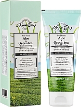 Waschschaum mit Aloe Vera und Grüntee-Extrakten - Grace Day Real Fresh Aloe Green-Tea Foam Cleanser — Bild N2