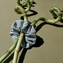 Haargummi hellgrün - Natucain Invisibobble Sprunchie Silky Bamboo Hair Band — Bild N3