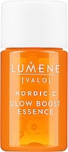 GESCHENK! Straffendes Gesichtsserum - Lumene Valo Nordic-C Glow Boost Essence Hyaluronitiiviste (Mini)  — Bild N2