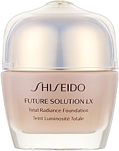 Düfte, Parfümerie und Kosmetik Flüssige Foundation gegen fettige Haut und Pigmentflecken LSF 20 - Shiseido Future Solution LX Total Radiance Foundation SPF 20