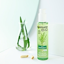 Gesichtsreinigungsgel mit ätherischem Lemongrass-Öl und Bio Kornblumenwasser - Garnier Bio Fresh Lemongrass Detox Gel Wash — Bild N4