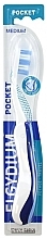 Reisezahnbürste mittel blau - Elgydium Pocket Medium Toothbrush — Bild N1