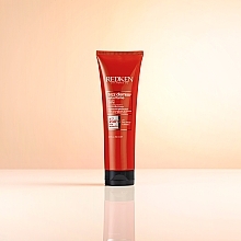 Glättende Hitzeschutz-Creme ohne Ausspülen - Redken Frizz Dismiss Rebel Tame — Bild N3