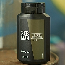 Tiefenreinigendes Shampoo mit Guarana-Extrakt - Sebastian Professional Seb Man The Purist Purifying Shampoo — Bild N2