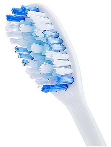 Zahnbürste mittel hellblau - Oriflame Optifresh — Bild N2