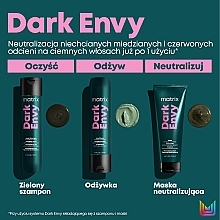 Shampoo zur Neutralisierung von unerwünschtem Messing- und Orangestich - Matrix Total Results Dark Envy Shampoo — Bild N15