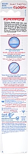 Zahnbürste mittel Double Action blau, grün 2 St. - Colgate Double Action Medium Toothbrushes — Bild N2