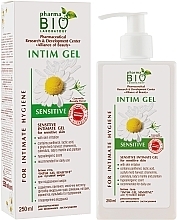 Intimpflegegel mit Kamille- und Ringelblumenextrakt - Pharma Bio Laboratory Intim Gel Sensitive — Foto N1