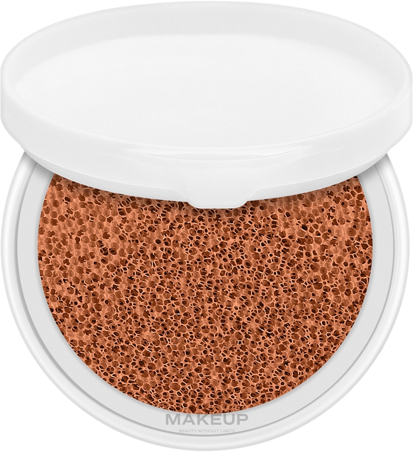 Leicht deckende Cushion-Foundation mit Schwämmchen - Klapp Hyaluronic Color & Care Cushion Refill — Bild 03 - Medium-Dark