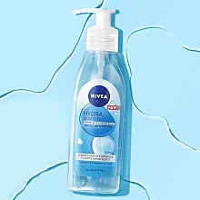 Erfrischendes und feuchtigkeitsspendendes Mizellen-Gesichtswaschgel mit Hyaluronsäure - Nivea Hydra Skin Effect Micellar Wash Gel — Bild N3