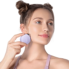 Gesichtsmassagegerät mit Mikrostrom-Gesichtsbehandlung Mini Lavendel - Foreo Bear Mini Lavender — Foto N3