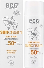 Wasserfeste Sonnenschutzcreme mit Granatapfel und Macadamia für empfindliche Haut 50+ - Eco Cosmetics Surf & Fun Extra Waterproof Sunscreen SPF 50+ — Bild N2