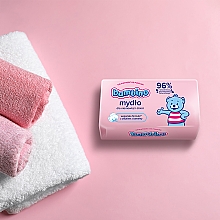 Milde Seife mit Lanolin für Babys und Kinder - NIVEA Bambino Soap — Bild N4