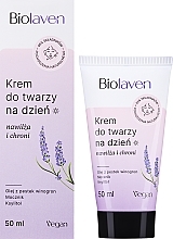 Düfte, Parfümerie und Kosmetik Pflegende und feuchtigkeitsspendende Tagescreme mit Traubenkern- und Lavendelöl - Biolaven Day Face Cream
