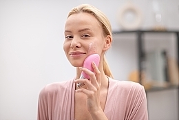Reinigende Ultraschall-Massagebürste für das Gesicht hellrosa - Garett Beauty Clean Soft Pink — Bild N3