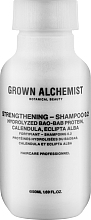Stärkendes Shampoo mit hydrolysiertem Baobab-Protein - Grown Alchemist Strengthening Shampoo 0.2 Hydrolyzed Bao-Bab Protein & Calendula & Eclipta Alba — Bild N2