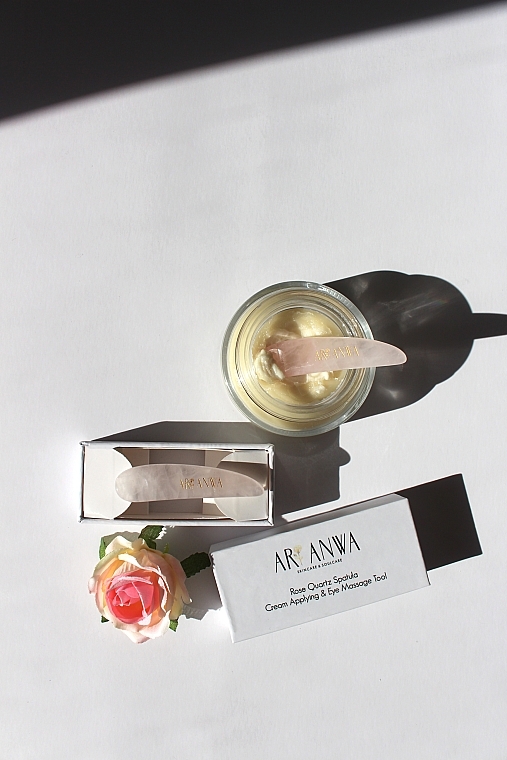 Gua-Sha-Massagestein aus Rosenquarz - ARI ANWA Skincare Rose Quartz Wing — Bild N3