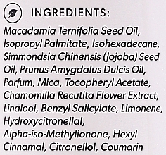 Feuchtigkeitsspendendes und pflegendes Trockenöl für Gesicht, Körper und Haare mit Goldpartikeln, Macadamiaöl und Kamillenextrakt - Nature Queen — Bild N3