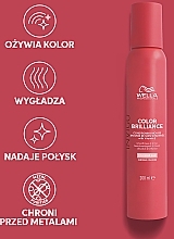 Haarspülung-Mousse mit Vitamin E für gefärbtes Haar ohne Ausspülen - Wella Professionals Invigo Color Brilliance Conditioning Mousse — Bild N3
