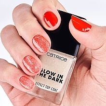 Nagelüberlack - Catrice Glow In The Dark Effect Top Coat  — Bild N5