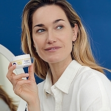 Gesichtspflegeset - NIVEA Q10 Elegance (Gesichtscreme 50ml + Filler 15ml + Kosmetiktasche 1 St.) — Bild N5