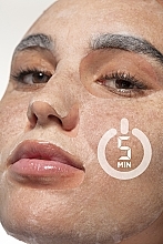 Straffende und glättende Tuchmaske für das Gesicht mit Hyaluronsäure und Wassermelonenextrakt - Garnier Skin Naturals Hyaluronic Acid Ampoule Sheet Mask — Bild N5