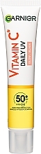 Tages-Sonnenschutzfluid mit Vitamin C für einen strahlenden Teint SPF50+ - Garnier Skin Naturals — Bild N1