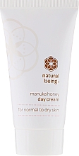 Tagescreme für normale und trockene Haut mit Honig - Natural Being Manuka Honey Day Cream — Bild N2