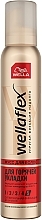 Düfte, Parfümerie und Kosmetik Haarmousse mit Thermoschutz Extra starker Halt - Wella Pro Wellaflex