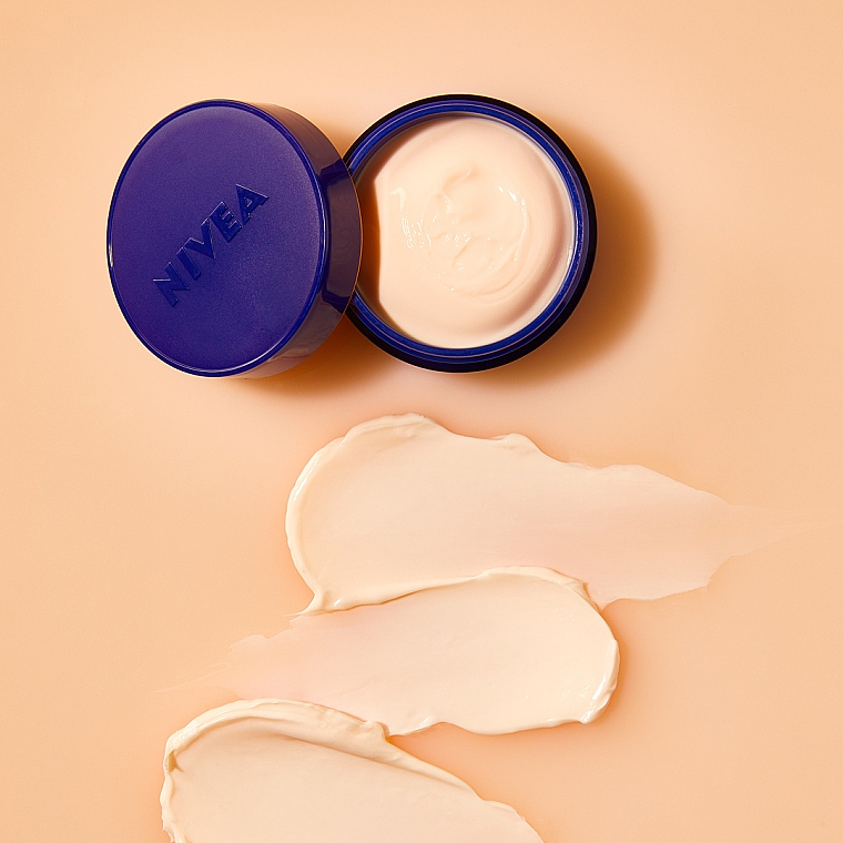 Gesichtscreme mit Vitamin C und E für die Nacht - Nivea Q10 Energy Recharging Night Cream — Bild N5