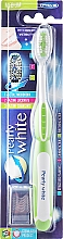 Zahnbürste Pearly White mittel hellgrün - Piave Pearly White Medium Toothbrush — Bild N1