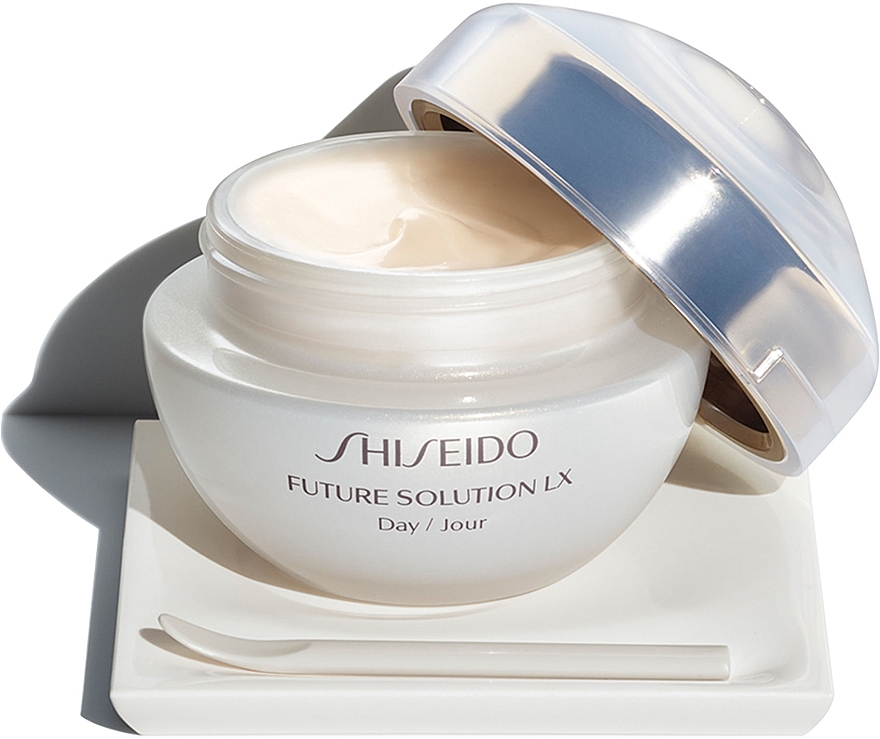 Feuchtigkeitsspendende Anti-Aging Tagescreme SPF 15 - Shiseido Future Solution LX Daytime Protective Cream SPF15 — Bild N2