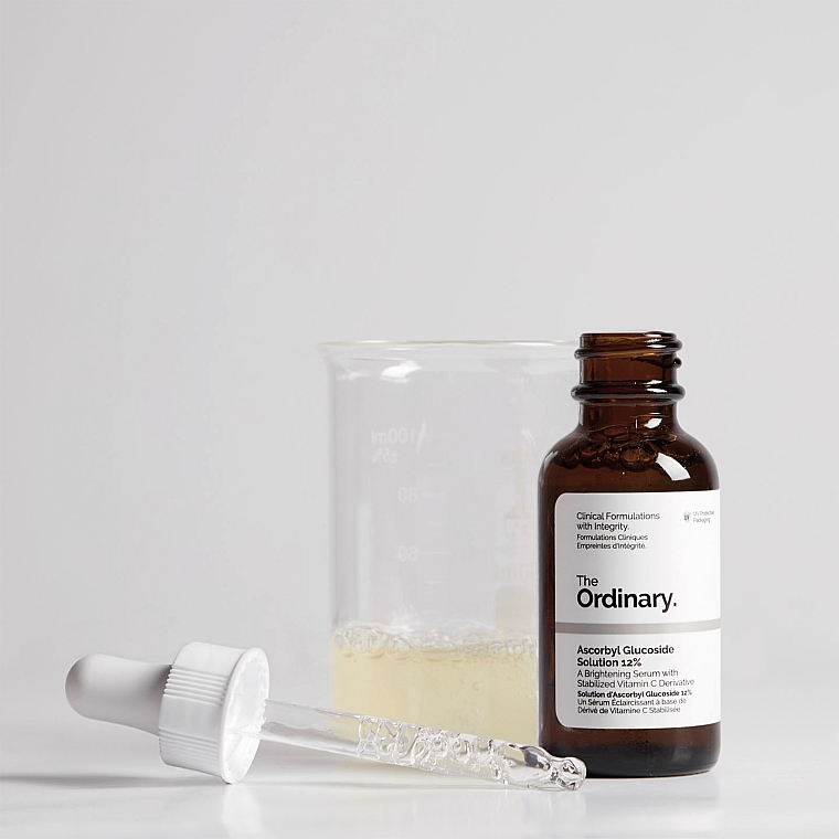 The Ordinary Ascorbyl Glucoside Solution 12% - Aufhellendes Gesichtsserum mit Ascorbyl Glucuside — Bild N5