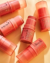 Rouge in Stickform - Essence Baby Got Blush Stick — Bild N6