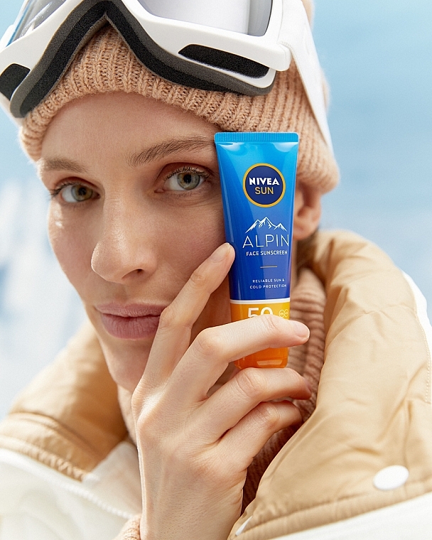 Feuchtigkeitsspendende Gesichtscreme mit Sonnen- und Kälteschutz SPF 50 - Nivea Sun Alpin Sun Cream for Face SPF 50+ — Bild N4