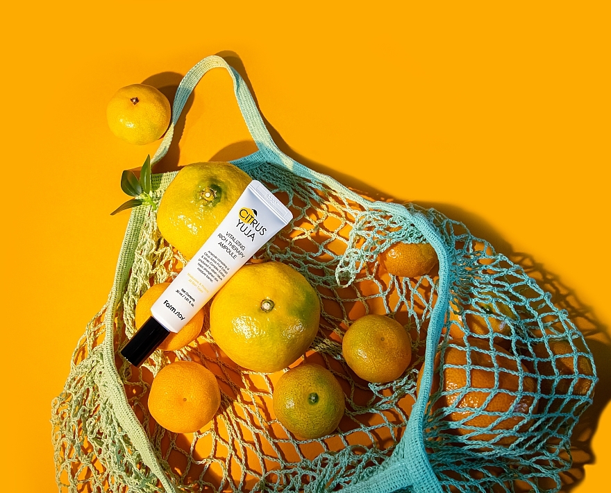 GESCHENK! Gesichtsserum in Ampulle mit Yuzu-Extrakt - FarmStay Citrus Yuja Vitalizing Rich Therapy Ampoule  — Bild N11