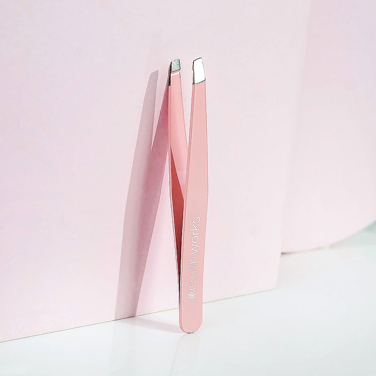 Abgeschrägte Pinzette rosa - Brushworks Precision Slanted Tweezers — Bild N3