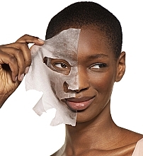 Konzentrierte und balancierende Detox-Tuchmaske für das Gesicht mit Grünkohl-Extrakt und Niacinamid - Garnier Skin Naturals Sheet Mask Detoxifying Ampoule — Bild N7