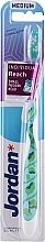 Zahnbürste mittel mit Schutzkappe weiß mit grünen Blättern - Jordan Individual Reach Toothbrush — Bild N1