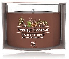 Duftkerze im Miniglas - Yankee Candle Praline & Birch Mini — Bild N1