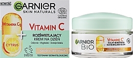 Aufhellende Tagescreme mit Vitamin C - Garnier Bio Skin Naturals Vitamin C Day Cream — Bild N3