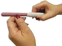 Keramische Nagelfeile im grauen Etui rosa Clip - Erlinda Solingen NailMaid Ceramic Nail File In Light Grey Case With Clip — Bild N4